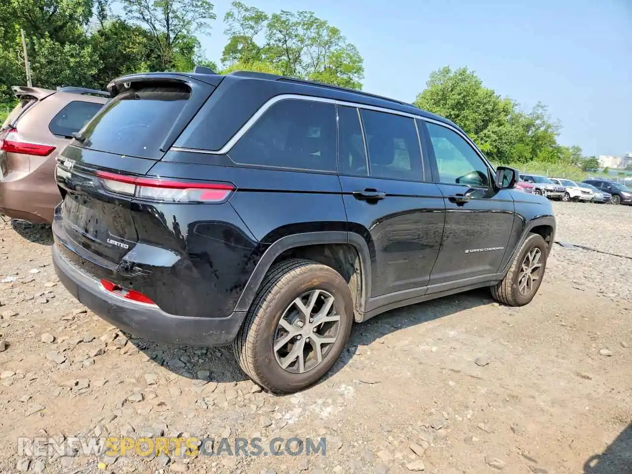 3 Photograph of a damaged car 1C4RJHBG3SC332884 JEEP CHEROKEE 2025