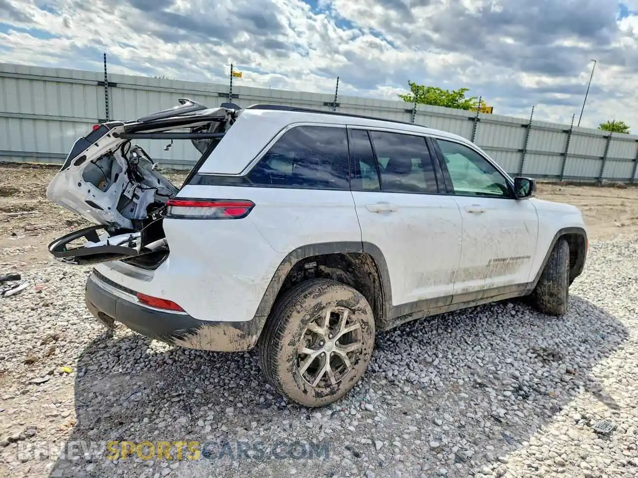 3 Photograph of a damaged car 1C4RJHBG8SC320214 JEEP CHEROKEE 2025