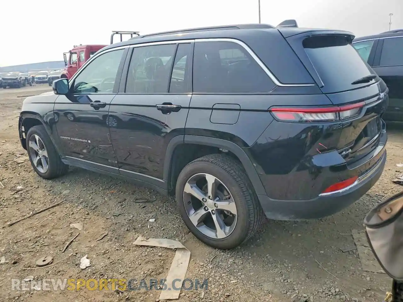 2 Photograph of a damaged car 1C4RJHBG8SC333626 JEEP CHEROKEE 2025