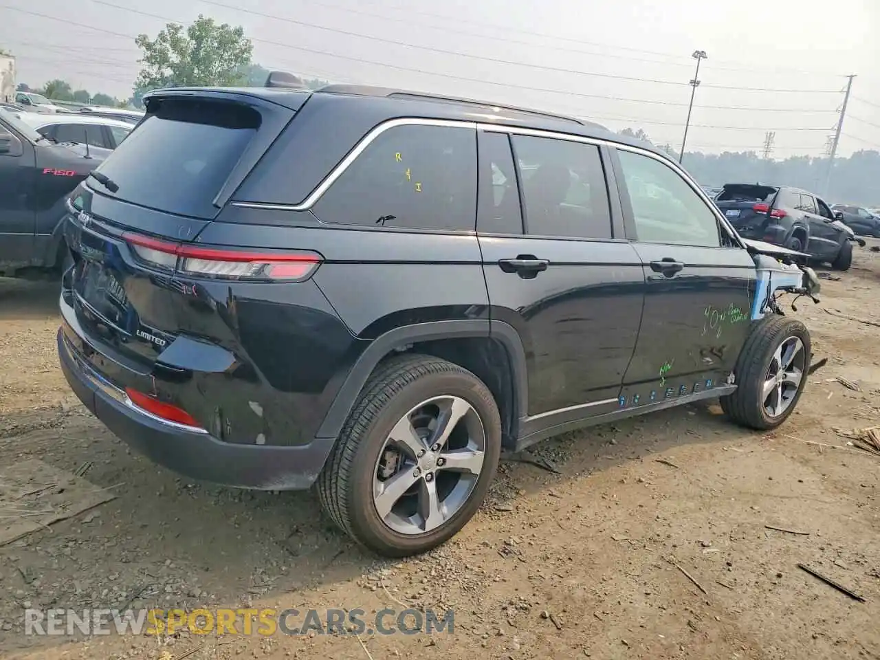 3 Photograph of a damaged car 1C4RJHBG8SC333626 JEEP CHEROKEE 2025
