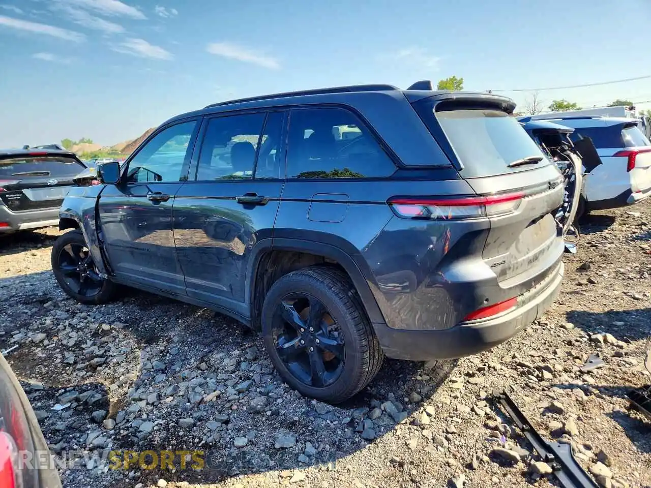 2 fotografías del automóvil dañado 1C4RJHBG9SC276725 JEEP CHEROKEE 2025