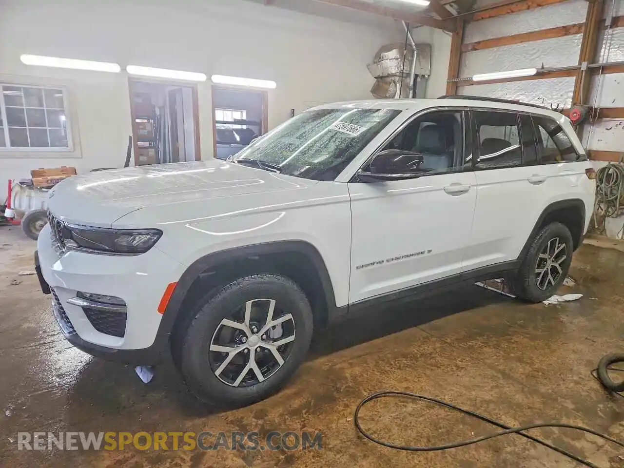 1 Photograph of a damaged car 1C4RJHBGXSC339735 JEEP CHEROKEE 2025
