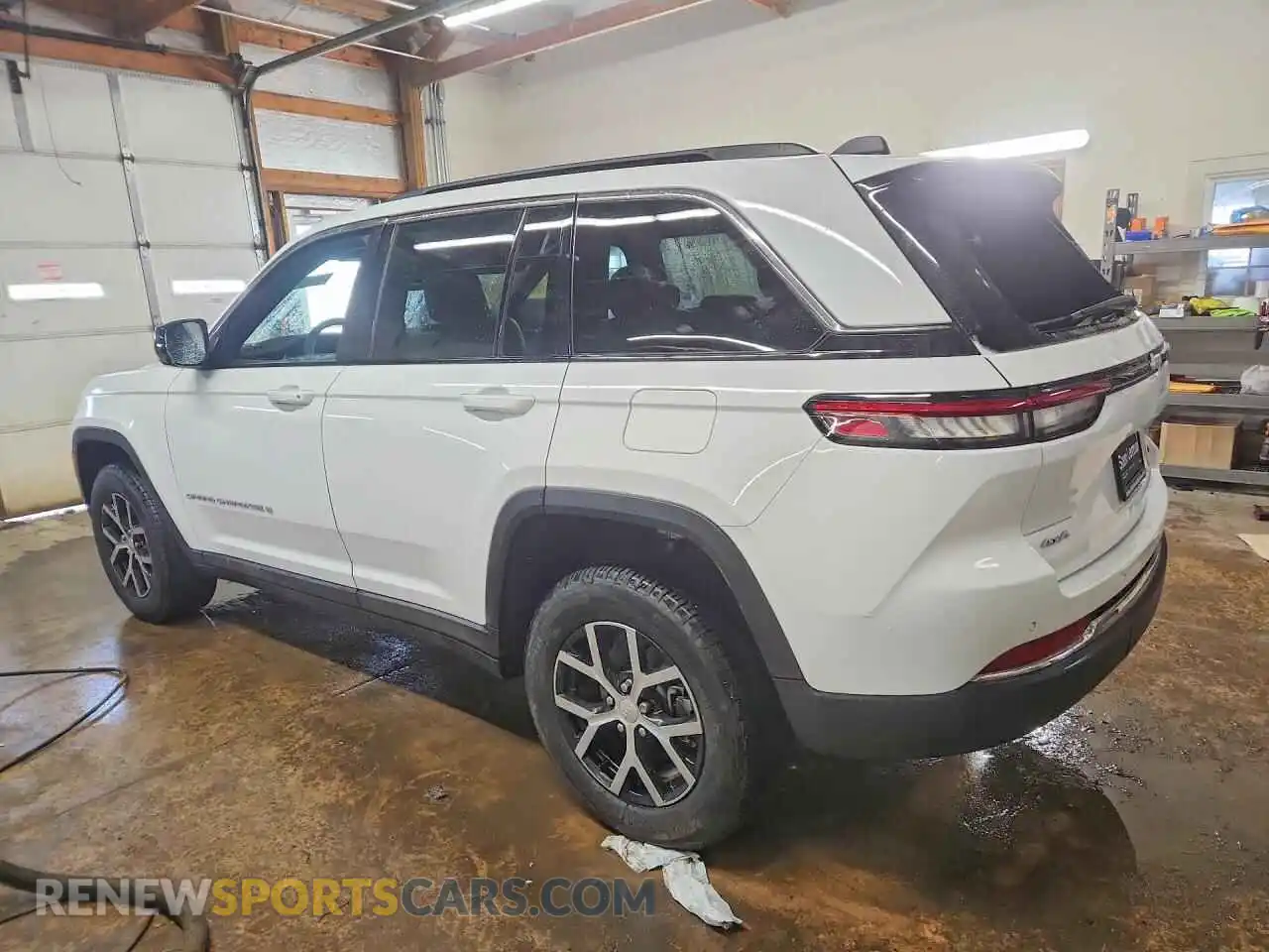 2 Photograph of a damaged car 1C4RJHBGXSC339735 JEEP CHEROKEE 2025