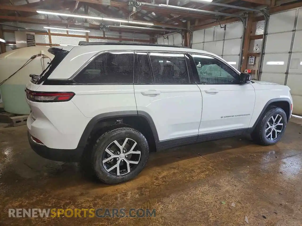 3 Photograph of a damaged car 1C4RJHBGXSC339735 JEEP CHEROKEE 2025