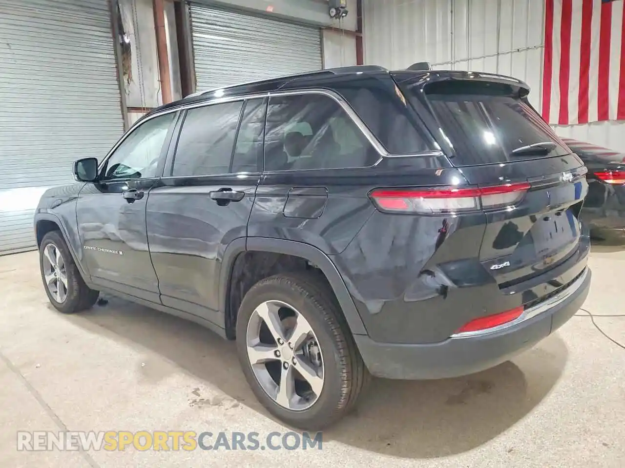 2 Photograph of a damaged car 1C4RJHBGXSC361329 JEEP CHEROKEE 2025