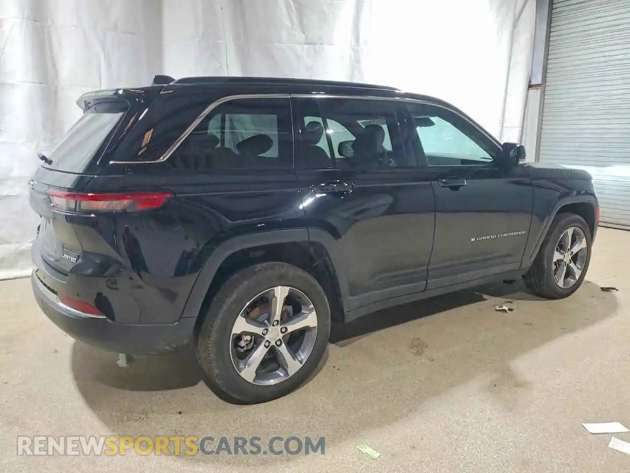 3 Photograph of a damaged car 1C4RJHBGXSC361329 JEEP CHEROKEE 2025