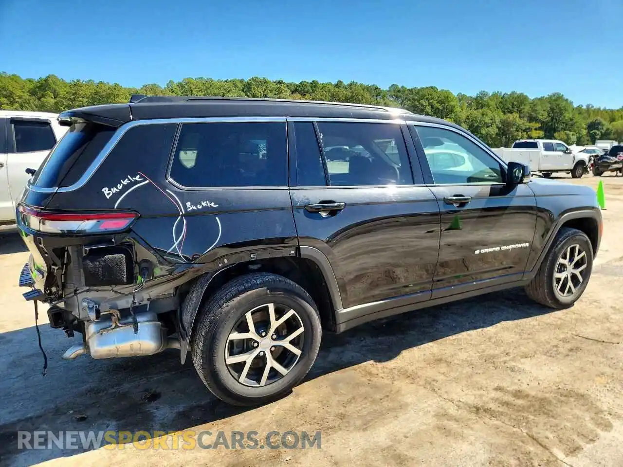 3 Photograph of a damaged car 1C4RJKBG2S8638197 JEEP CHEROKEE 2025