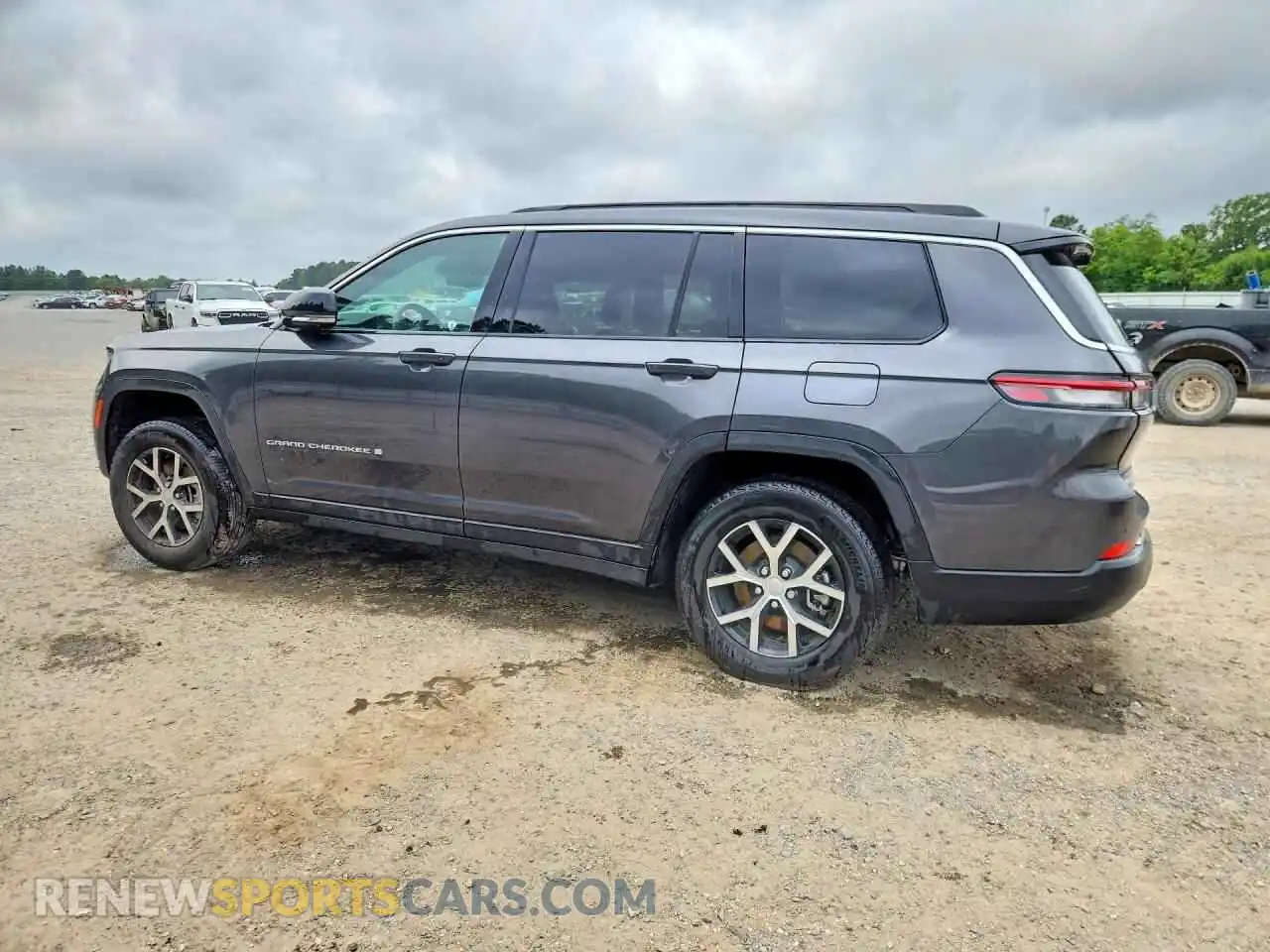 2 Photograph of a damaged car 1C4RJKBG9S8740709 JEEP CHEROKEE 2025