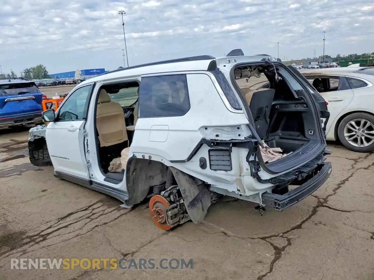 2 Photograph of a damaged car 1C4RJKBGXS8730576 JEEP CHEROKEE 2025