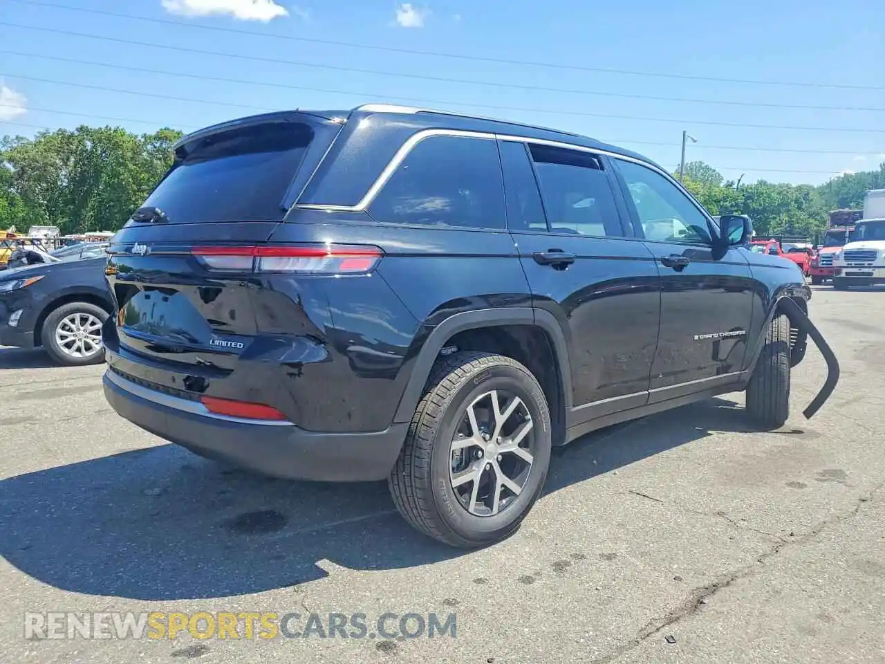 3 Photograph of a damaged car 1C4RJHBR0TC239436 JEEP CHEROKEE 2026