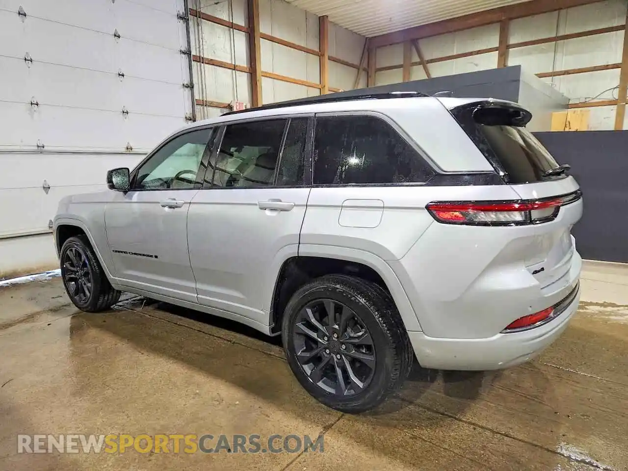 2 Фотография поврежденного автомобиля 1C4RJHBR4TC282905 JEEP CHEROKEE 2026
