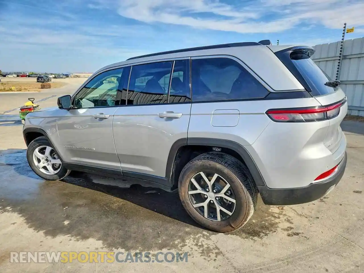 2 Photograph of a damaged car 1C4RJHBR5TC251971 JEEP CHEROKEE 2026