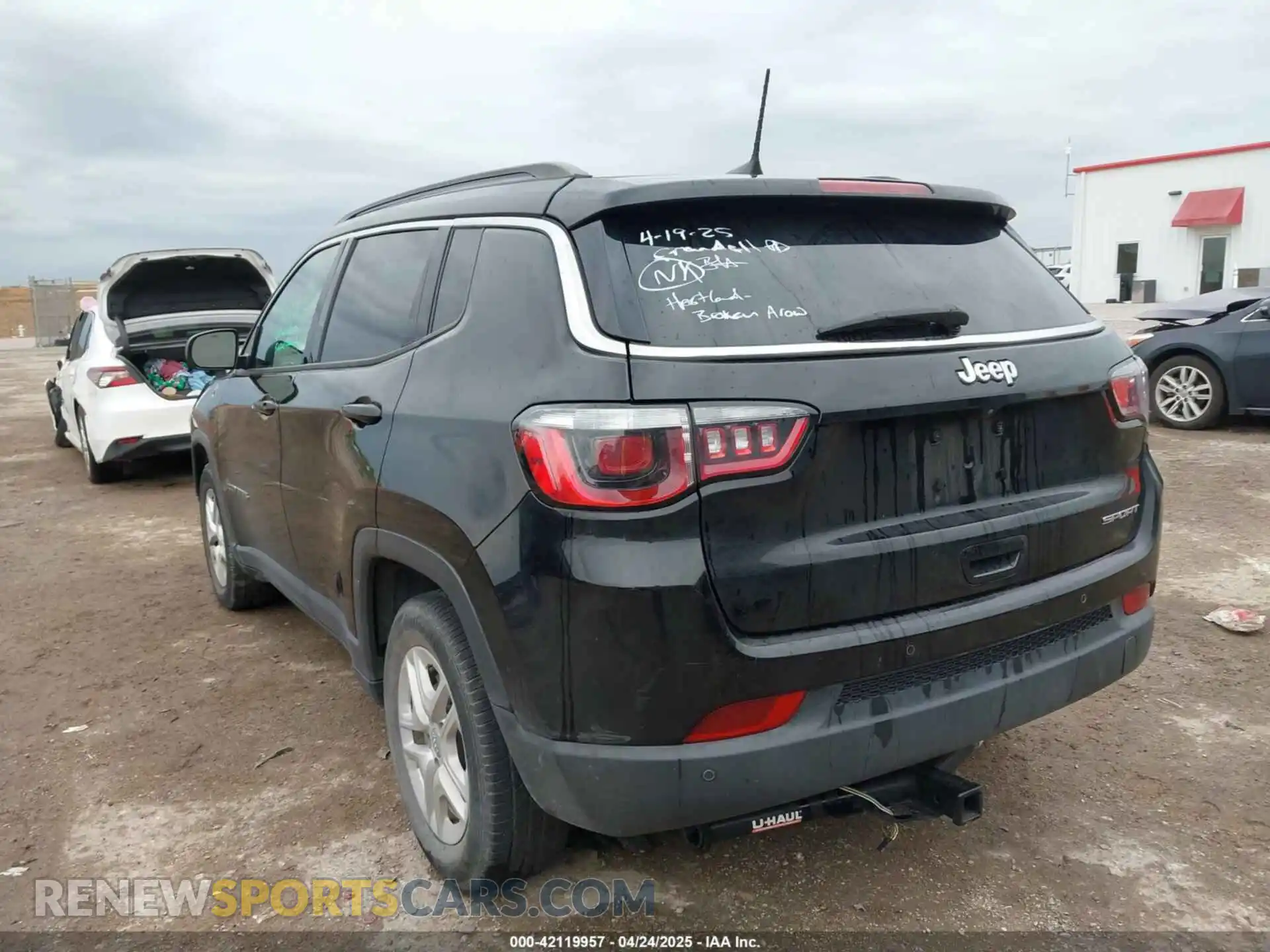 3 fotografías del automóvil dañado 3C4NJCAB2KT848049 JEEP COMPASS 2019