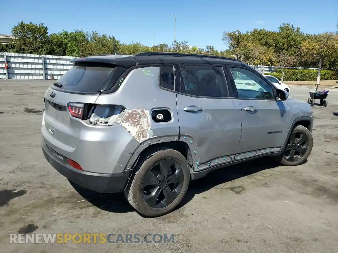 3 Photograph of a damaged car 3C4NJCBB1KT835159 JEEP COMPASS 2019