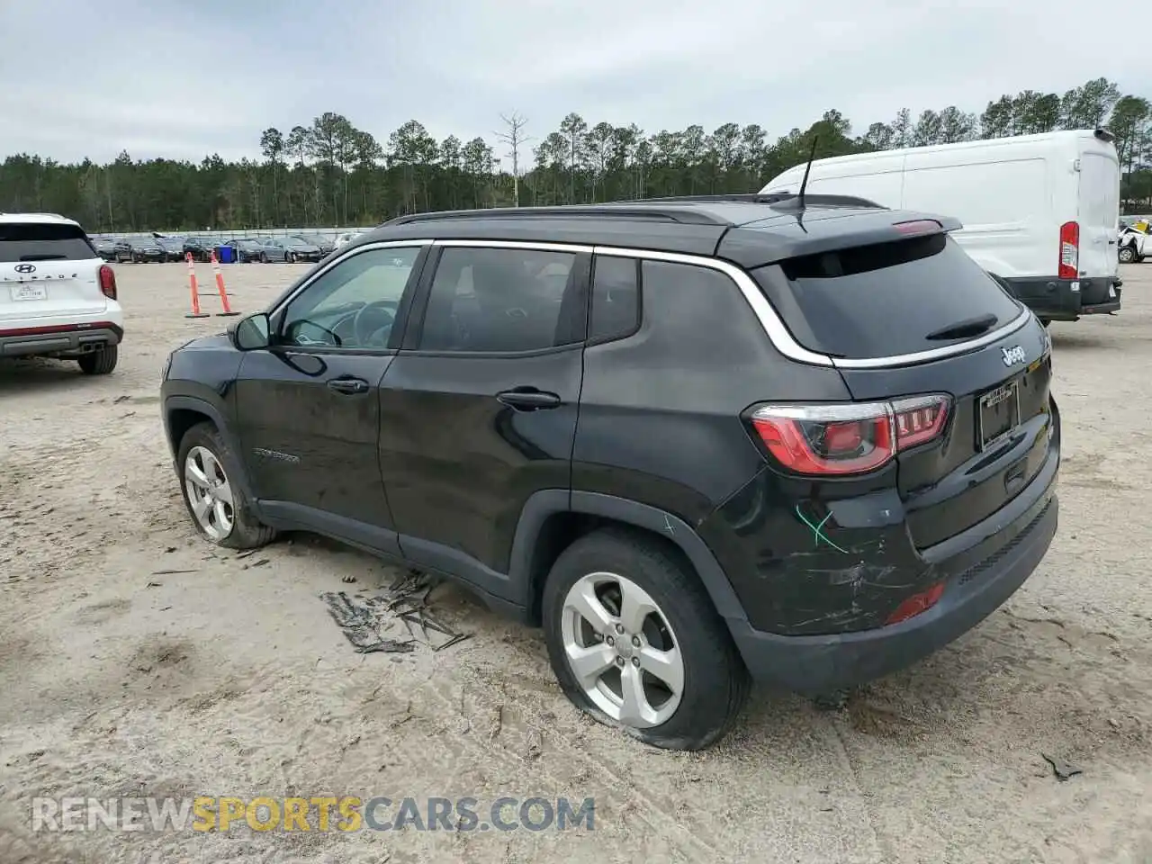 2 Photograph of a damaged car 3C4NJCBB2KT692402 JEEP COMPASS 2019