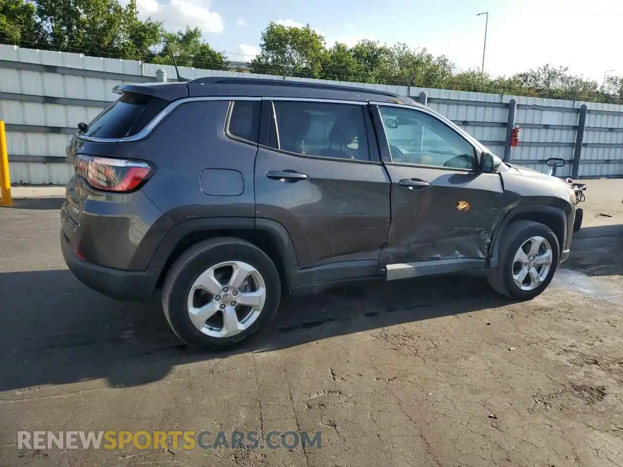 3 Photograph of a damaged car 3C4NJCBB5KT699408 JEEP COMPASS 2019