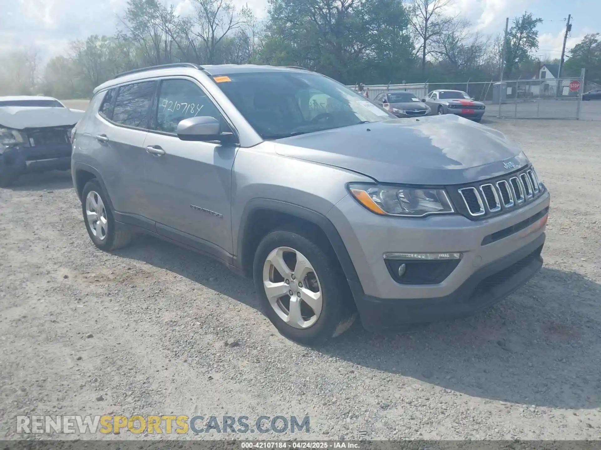 1 Photograph of a damaged car 3C4NJCBB7KT742453 JEEP COMPASS 2019