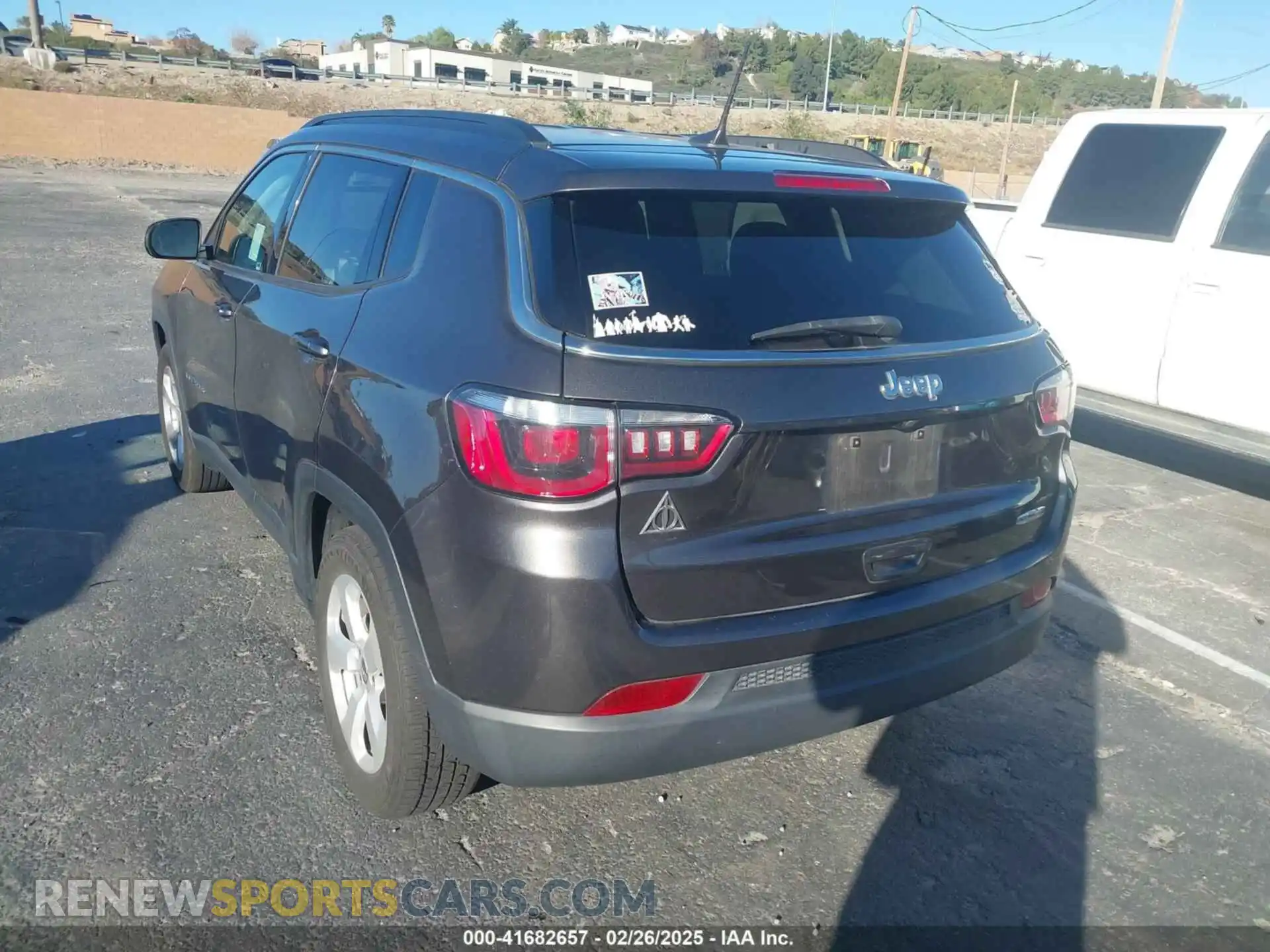3 Photograph of a damaged car 3C4NJCBB7KT782371 JEEP COMPASS 2019