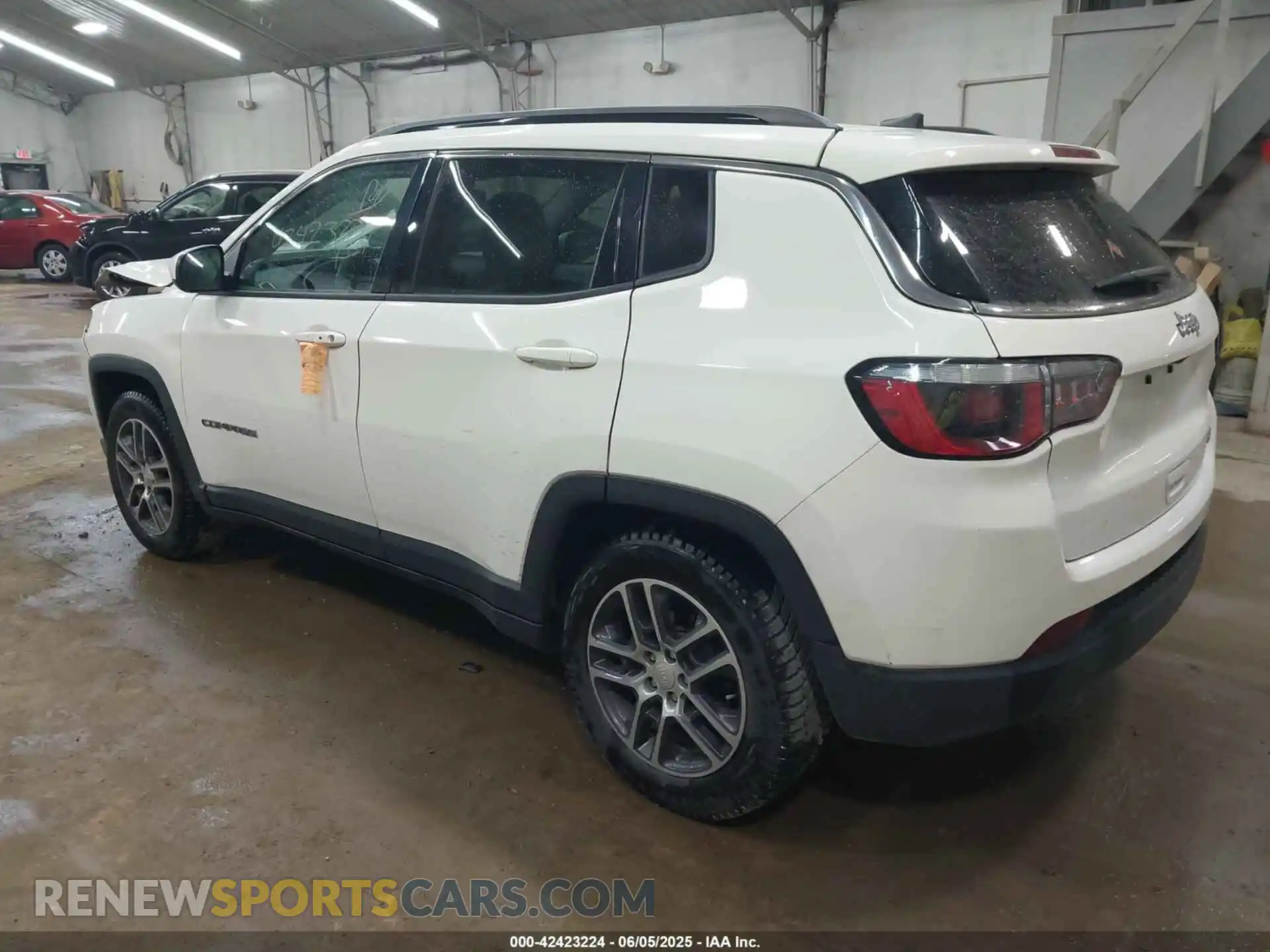 3 Photograph of a damaged car 3C4NJCBB8KT685910 JEEP COMPASS 2019