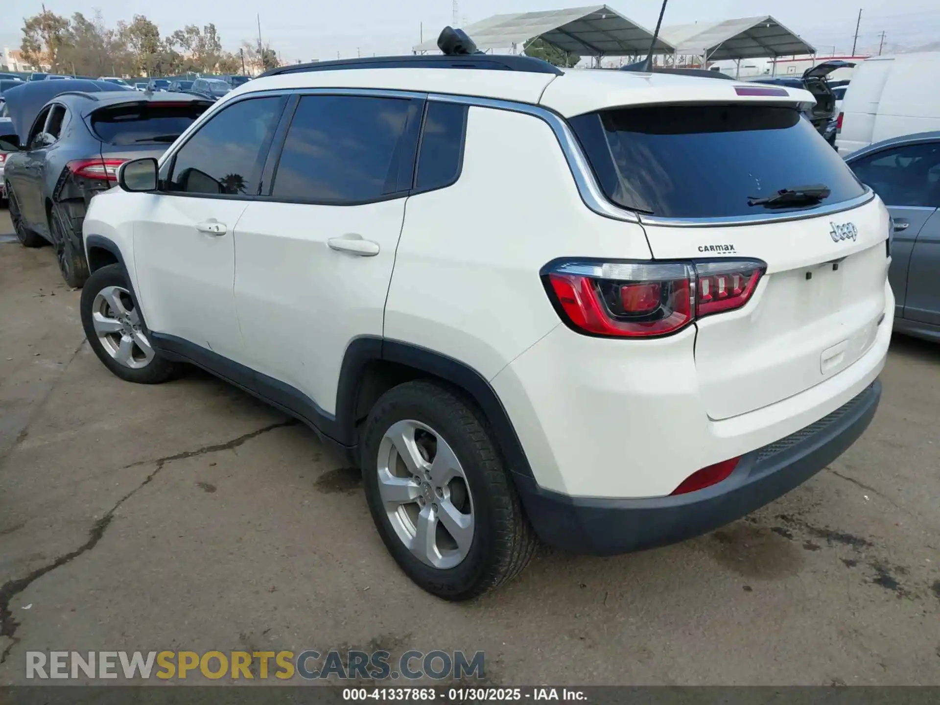 3 Photograph of a damaged car 3C4NJCBB9KT652558 JEEP COMPASS 2019