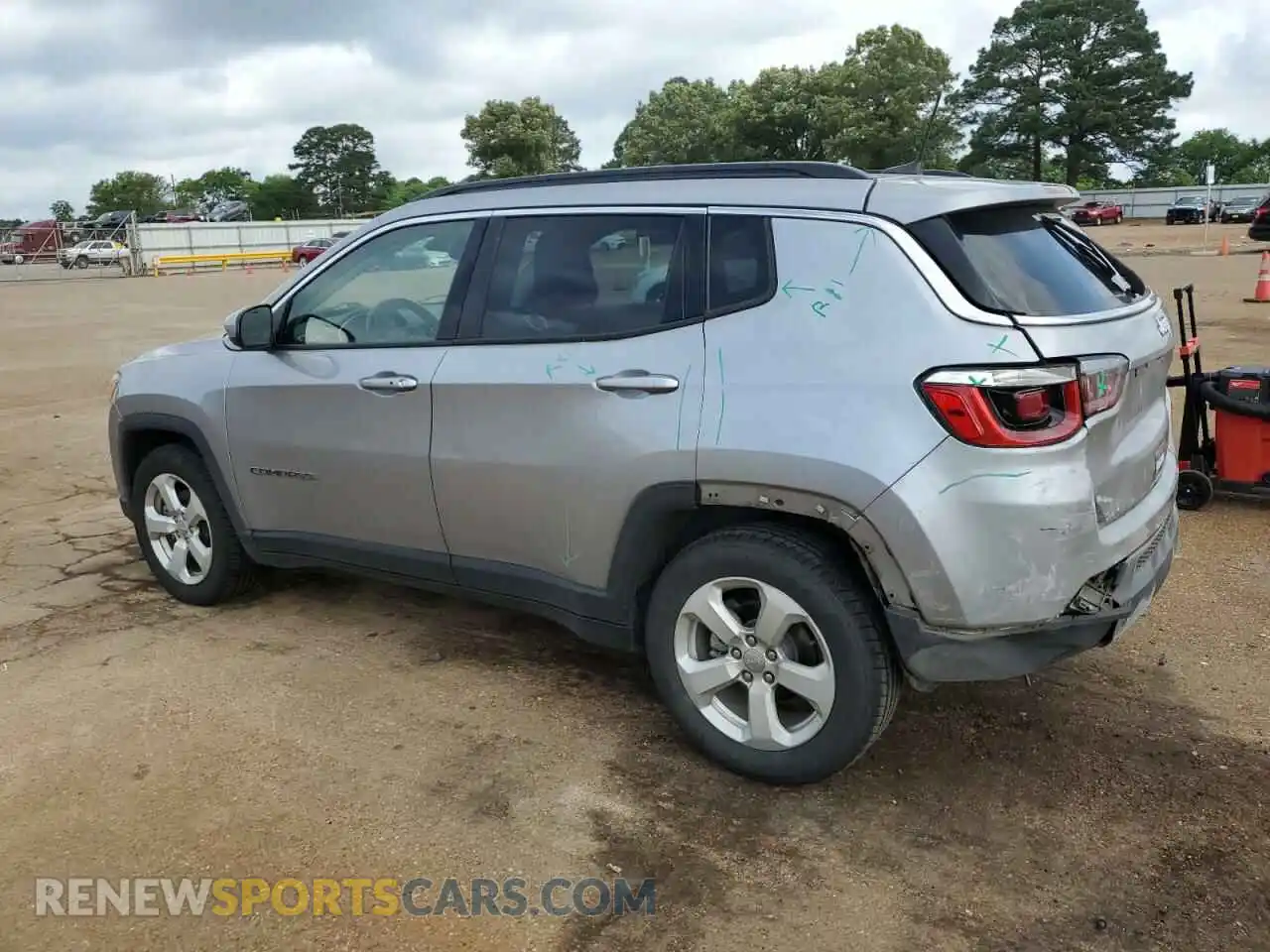 2 Photograph of a damaged car 3C4NJCBBXKT652245 JEEP COMPASS 2019