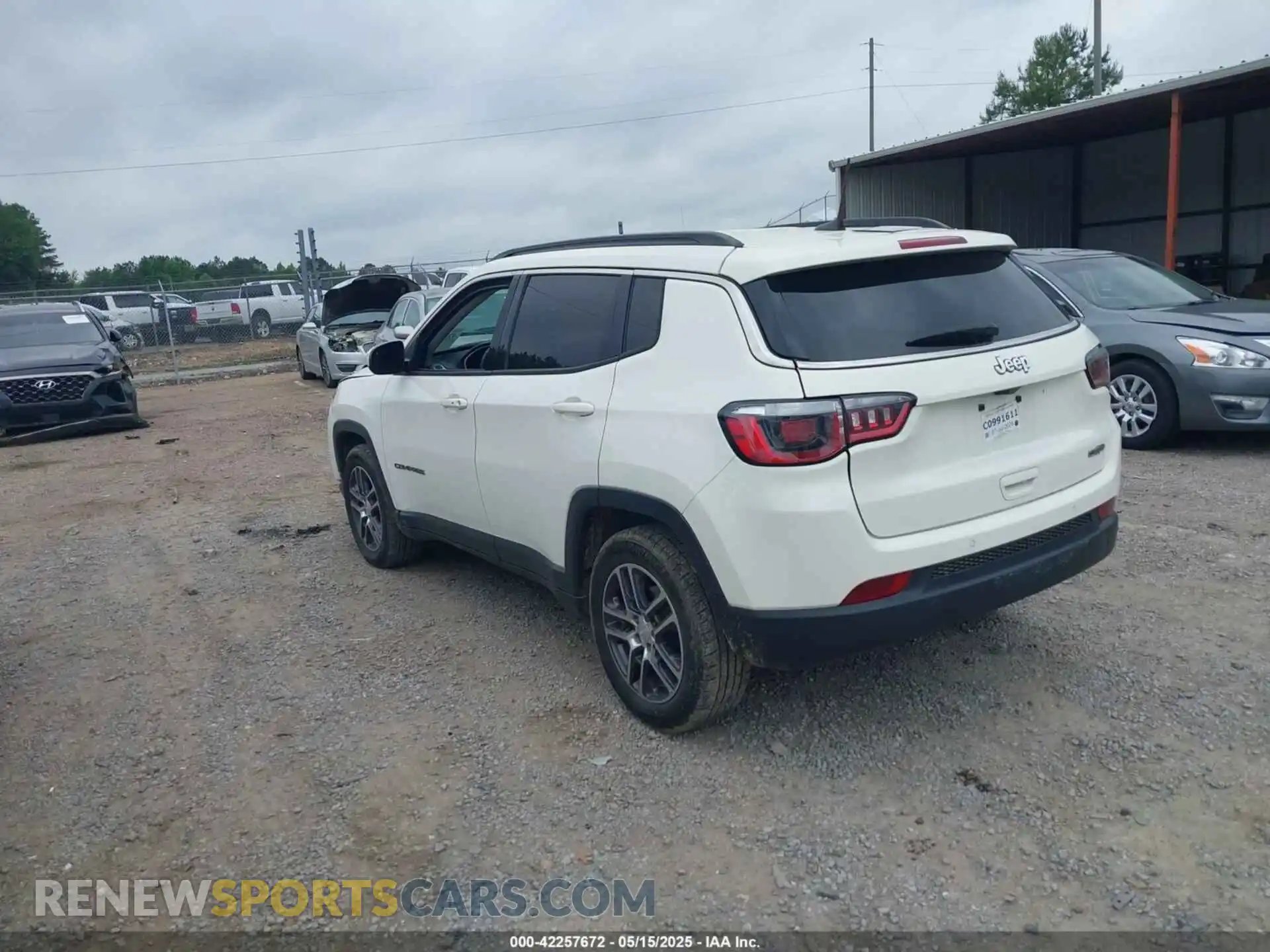 3 Photograph of a damaged car 3C4NJCBBXKT699338 JEEP COMPASS 2019