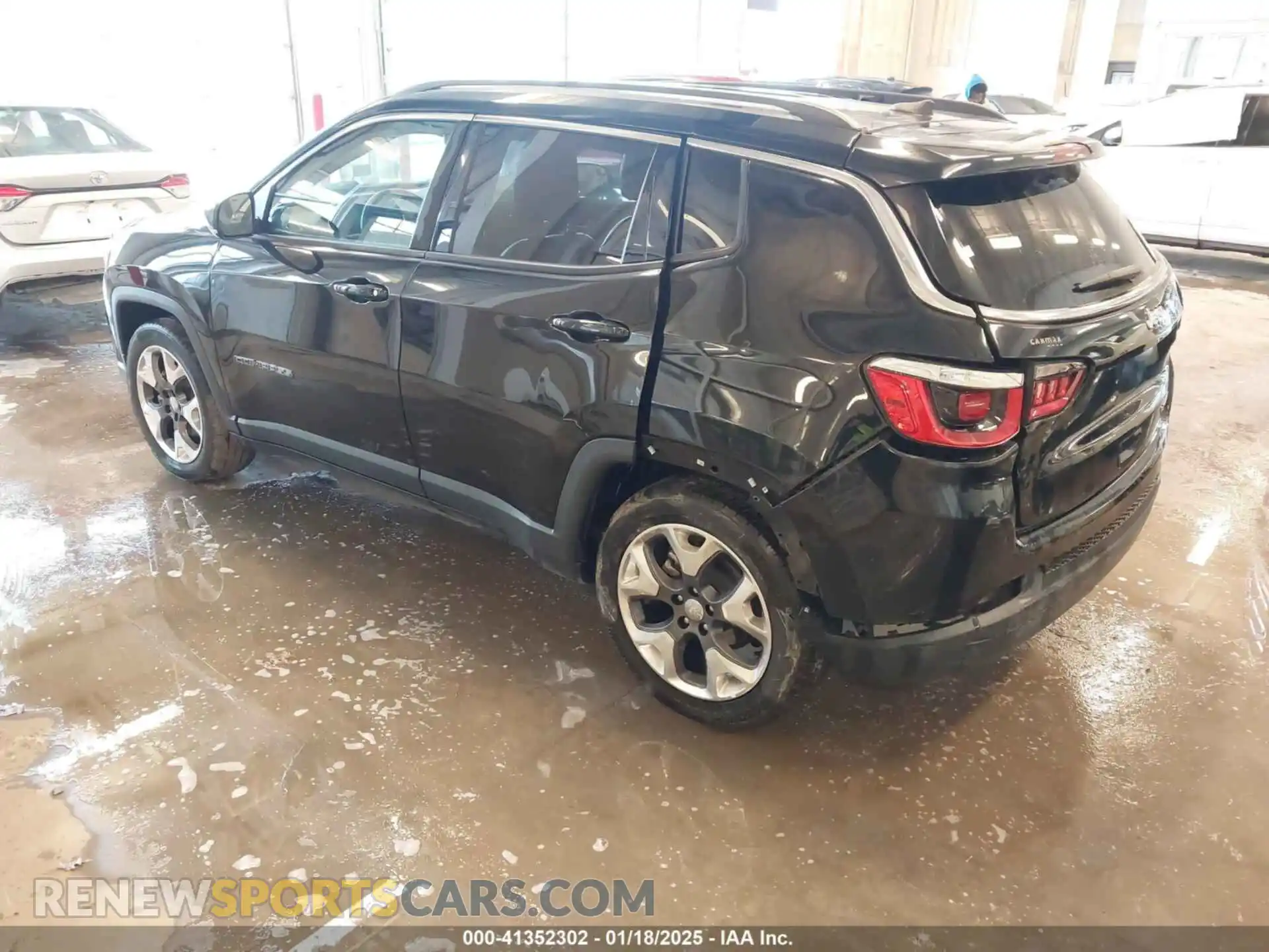 3 Photograph of a damaged car 3C4NJCCB0KT675709 JEEP COMPASS 2019