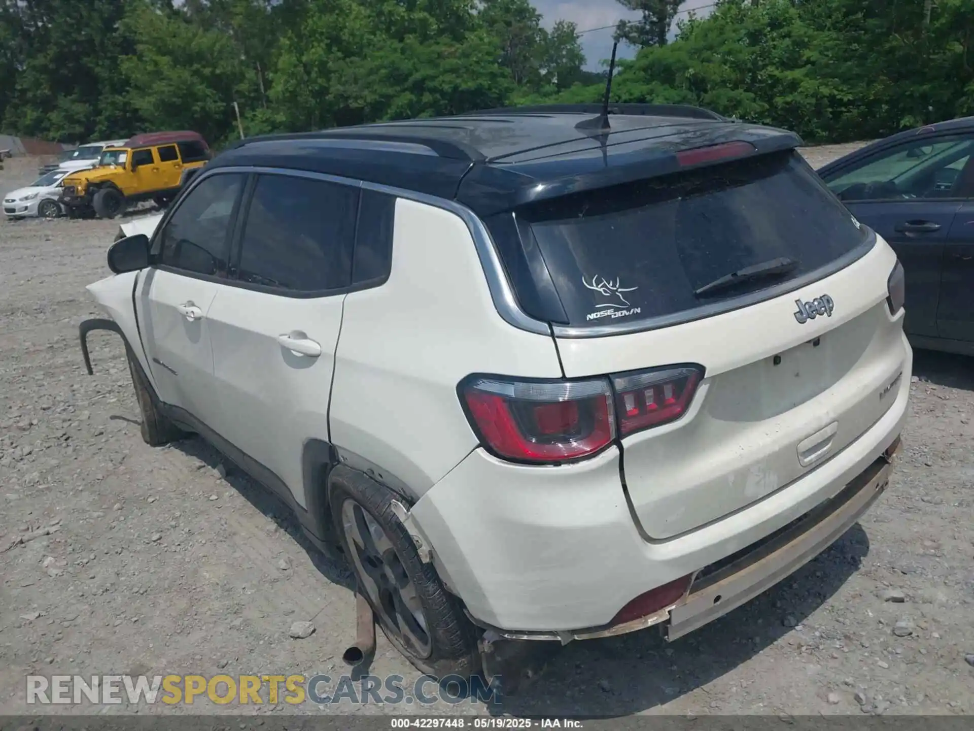 3 Photograph of a damaged car 3C4NJCCB1KT711312 JEEP COMPASS 2019