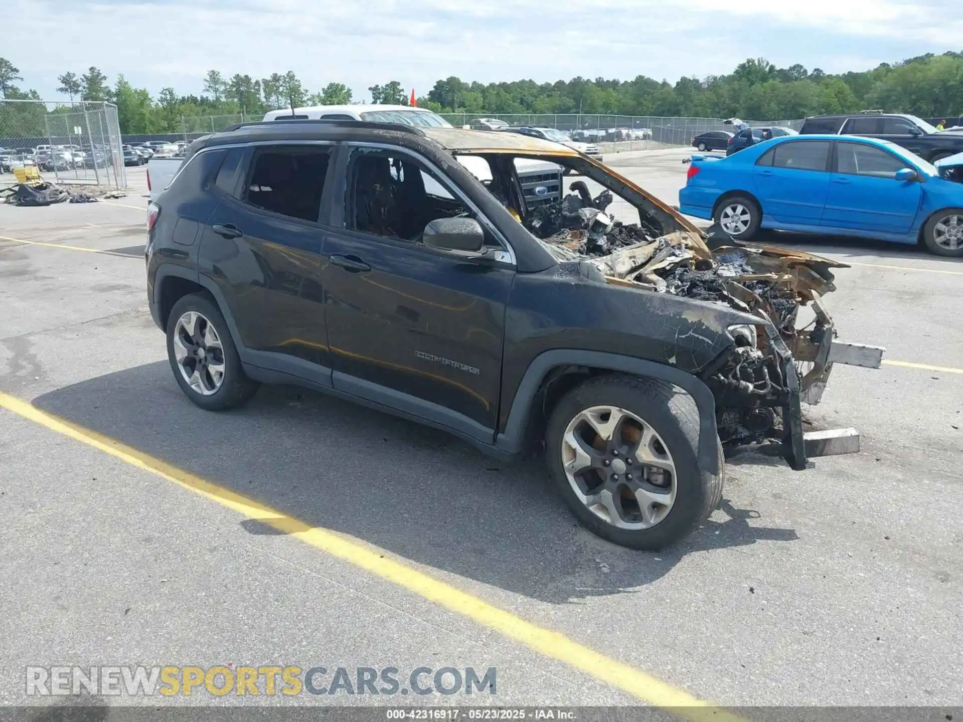 1 Photograph of a damaged car 3C4NJCCB5KT667282 JEEP COMPASS 2019