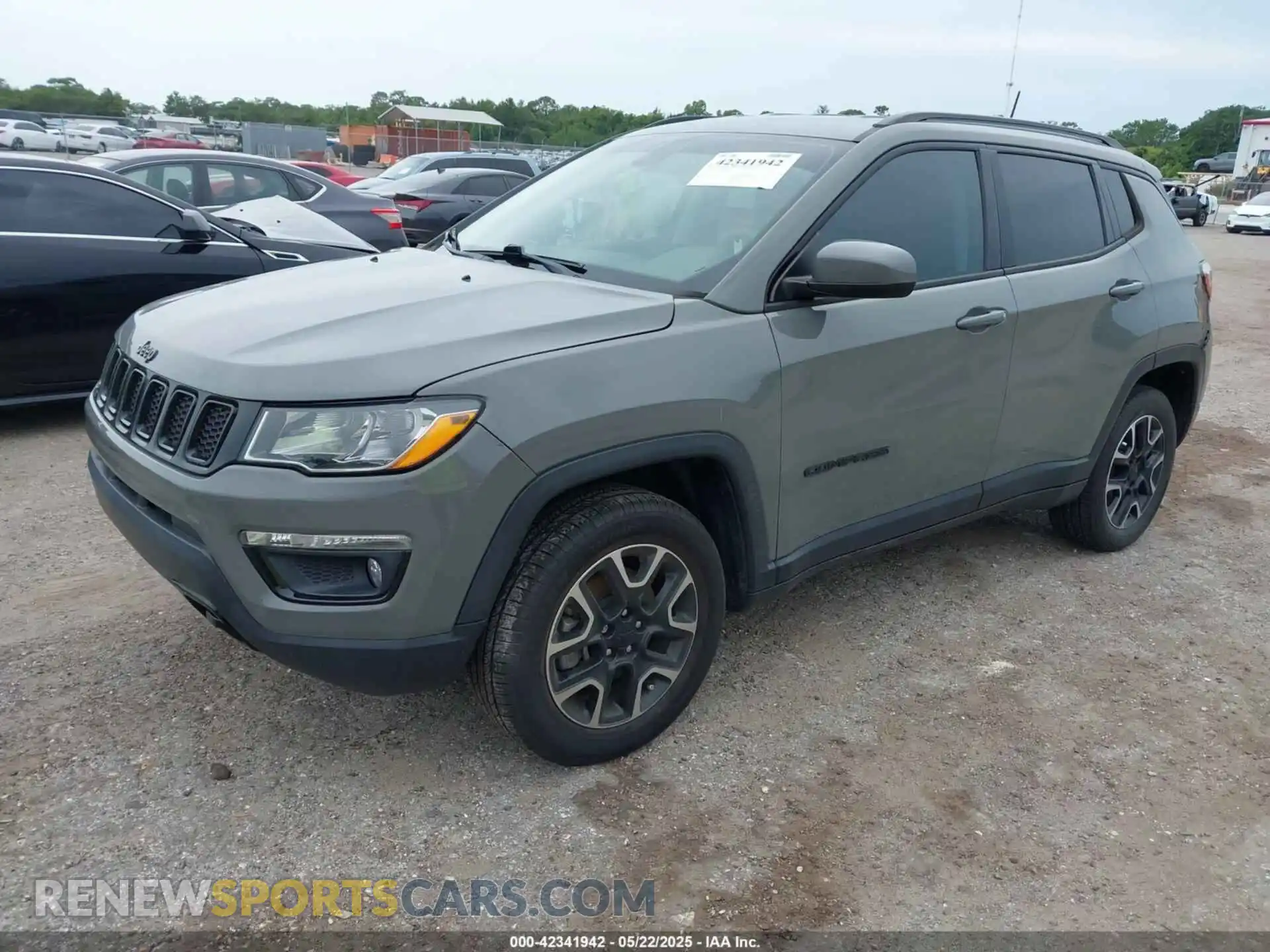 2 Photograph of a damaged car 3C4NJDAB7KT846383 JEEP COMPASS 2019