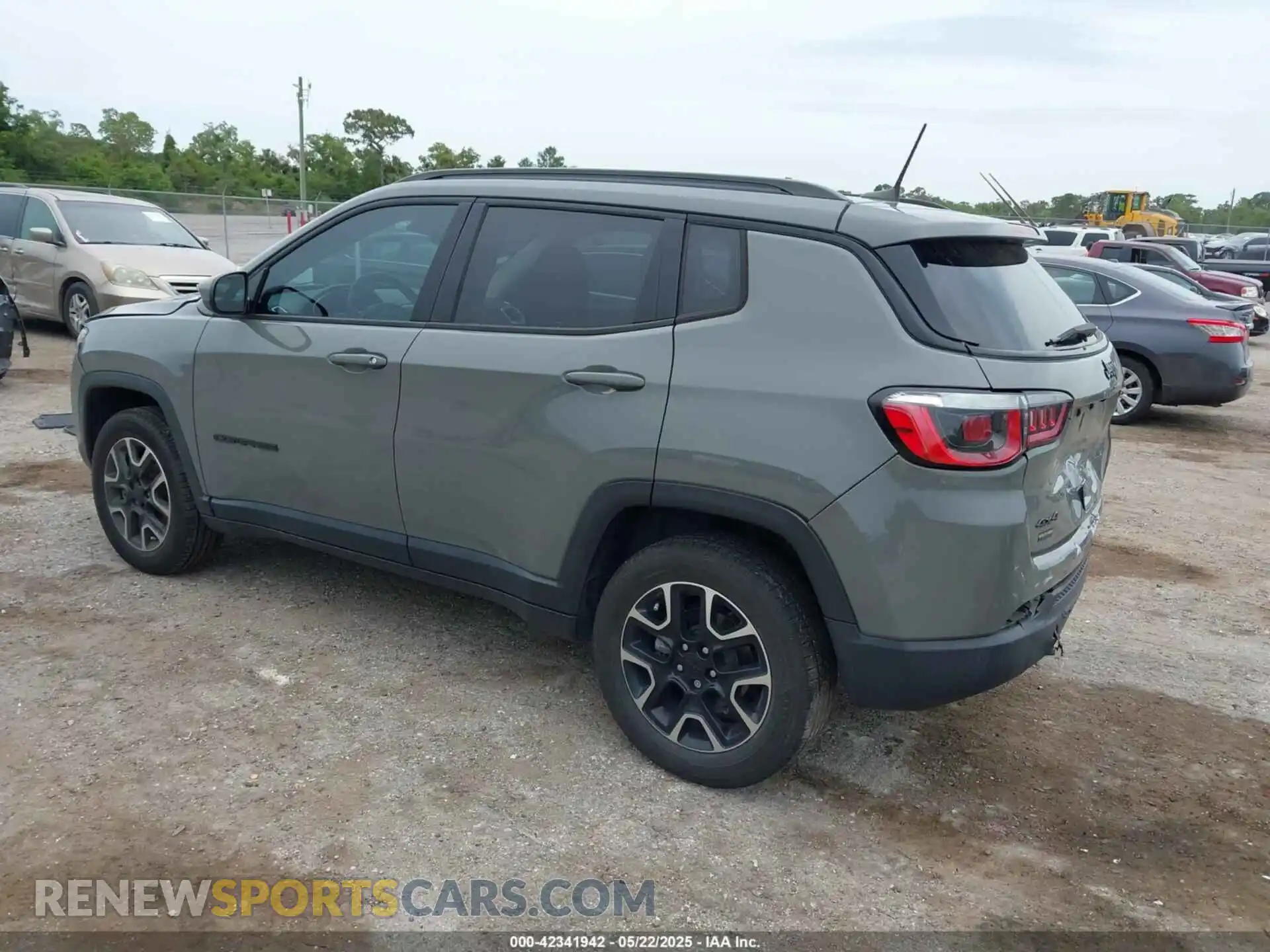 3 Photograph of a damaged car 3C4NJDAB7KT846383 JEEP COMPASS 2019