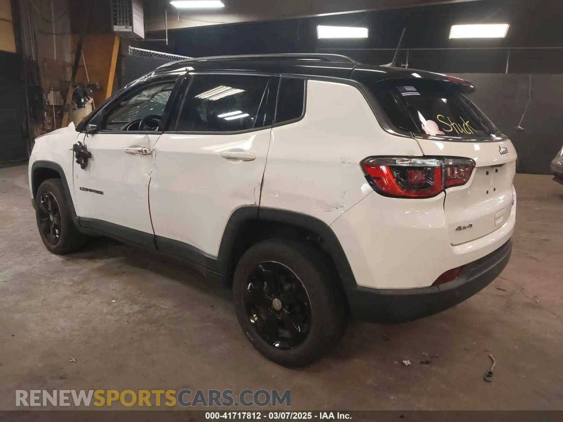 3 Photograph of a damaged car 3C4NJDBB0KT599593 JEEP COMPASS 2019