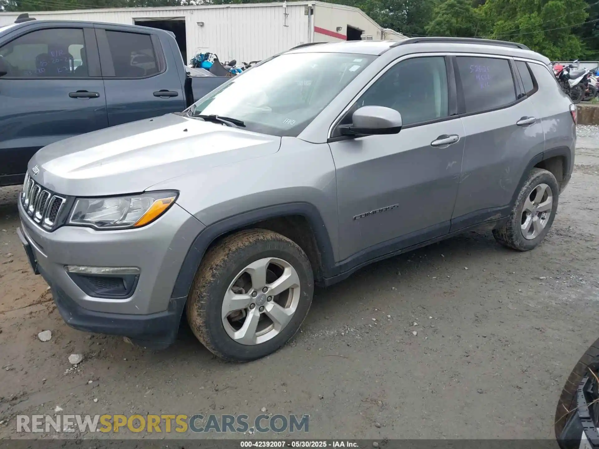 2 Photograph of a damaged car 3C4NJDBB0KT850712 JEEP COMPASS 2019