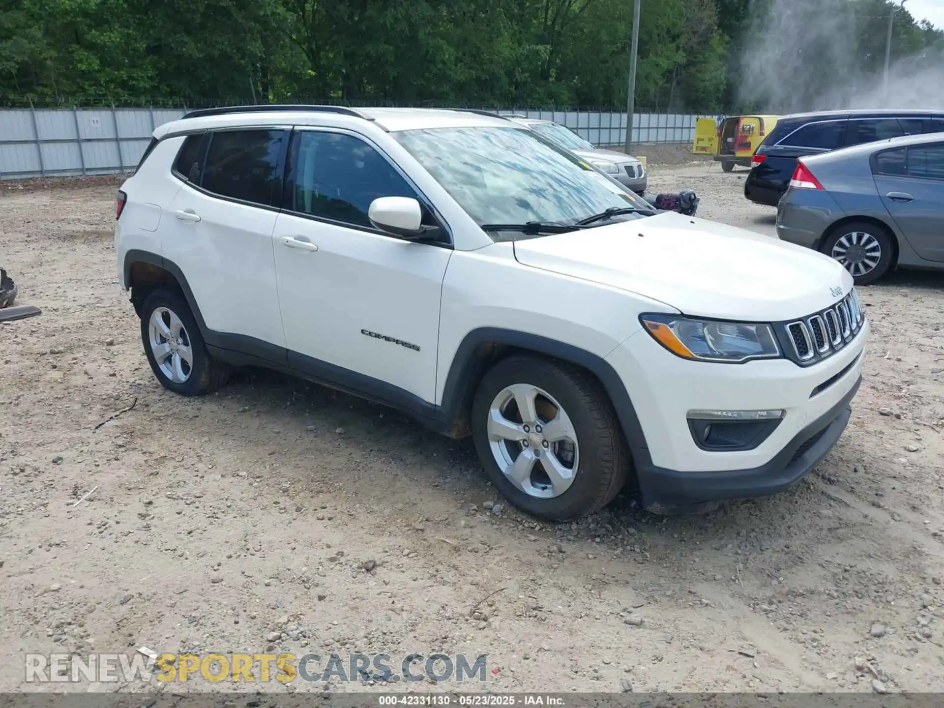 1 Photograph of a damaged car 3C4NJDBB1KT639082 JEEP COMPASS 2019