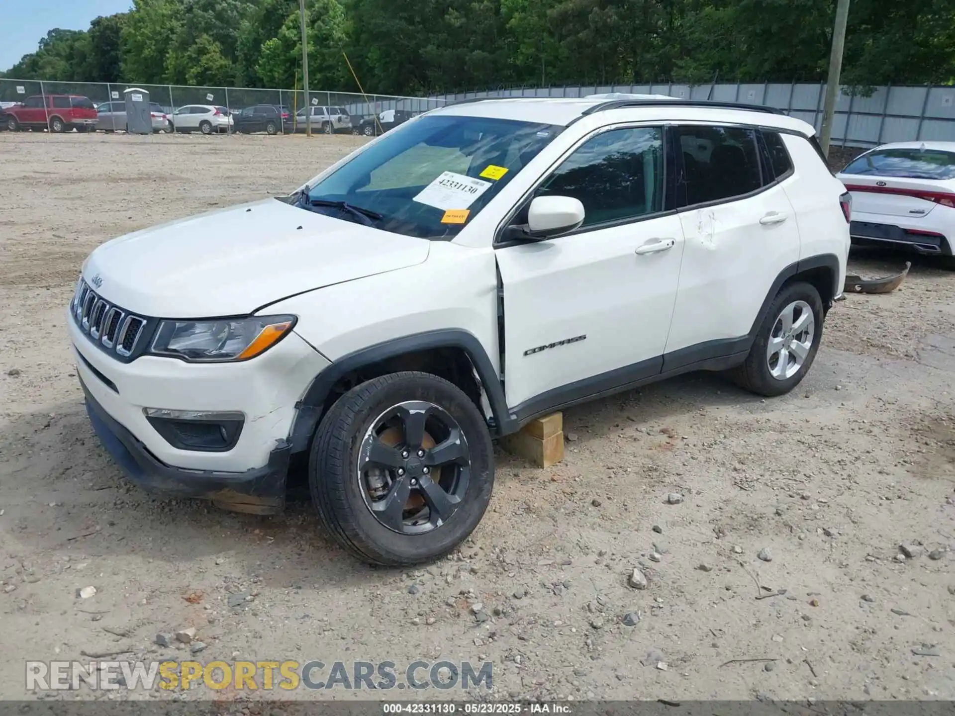 2 Photograph of a damaged car 3C4NJDBB1KT639082 JEEP COMPASS 2019