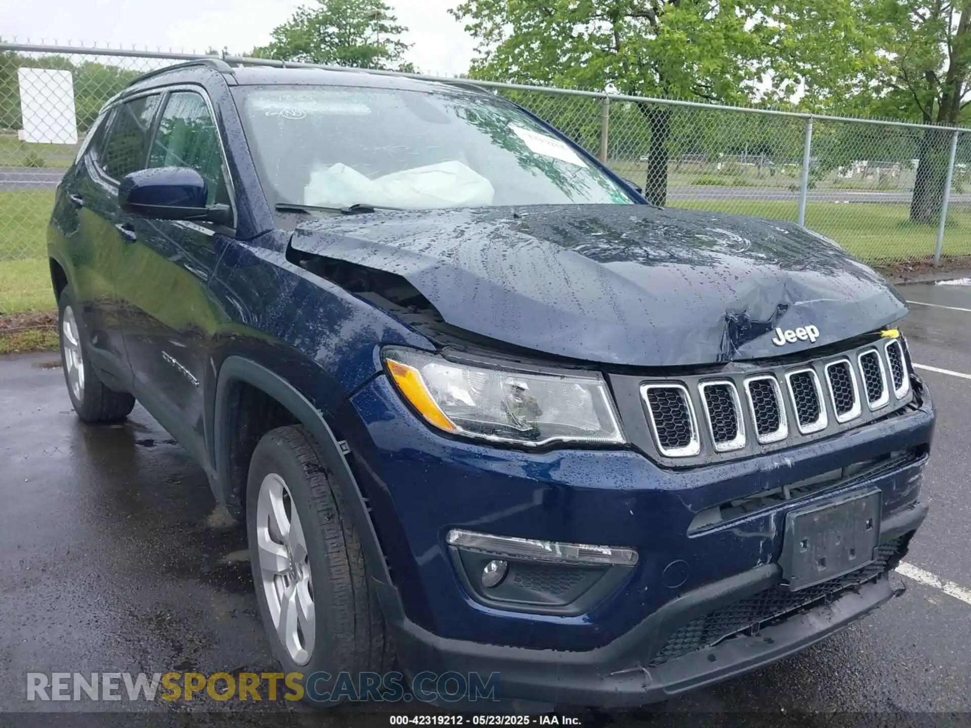 1 Photograph of a damaged car 3C4NJDBB1KT648171 JEEP COMPASS 2019