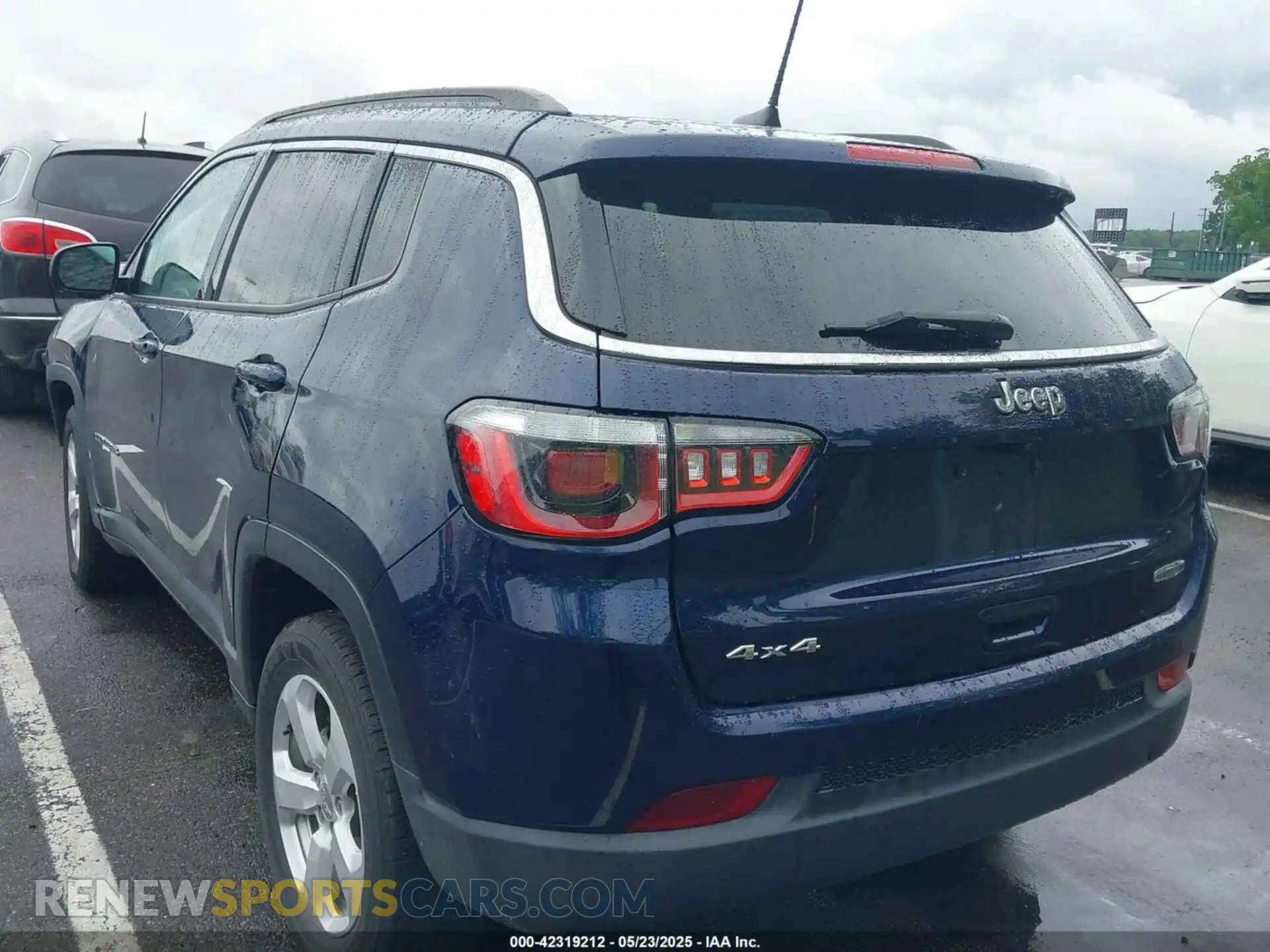 3 Photograph of a damaged car 3C4NJDBB1KT648171 JEEP COMPASS 2019