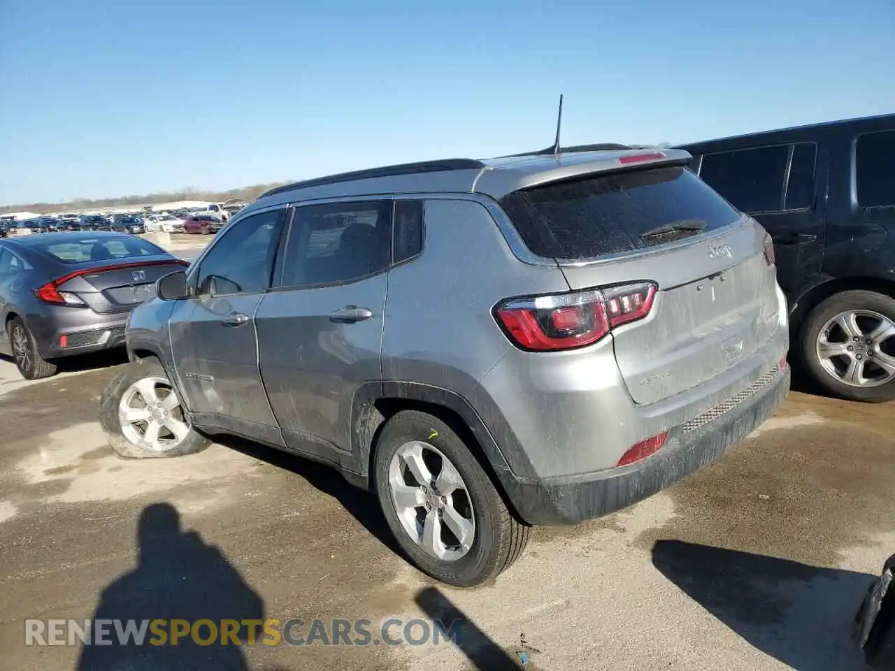 2 Photograph of a damaged car 3C4NJDBB1KT675127 JEEP COMPASS 2019