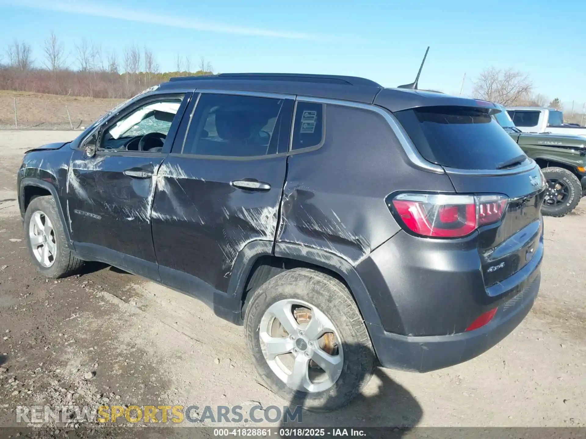 3 Photograph of a damaged car 3C4NJDBB2KT760879 JEEP COMPASS 2019