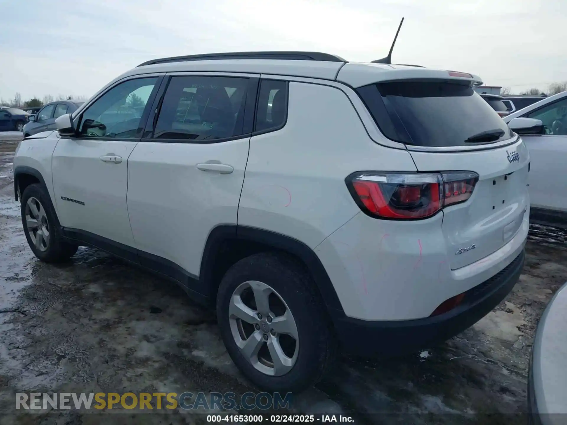 3 Photograph of a damaged car 3C4NJDBB4KT656734 JEEP COMPASS 2019