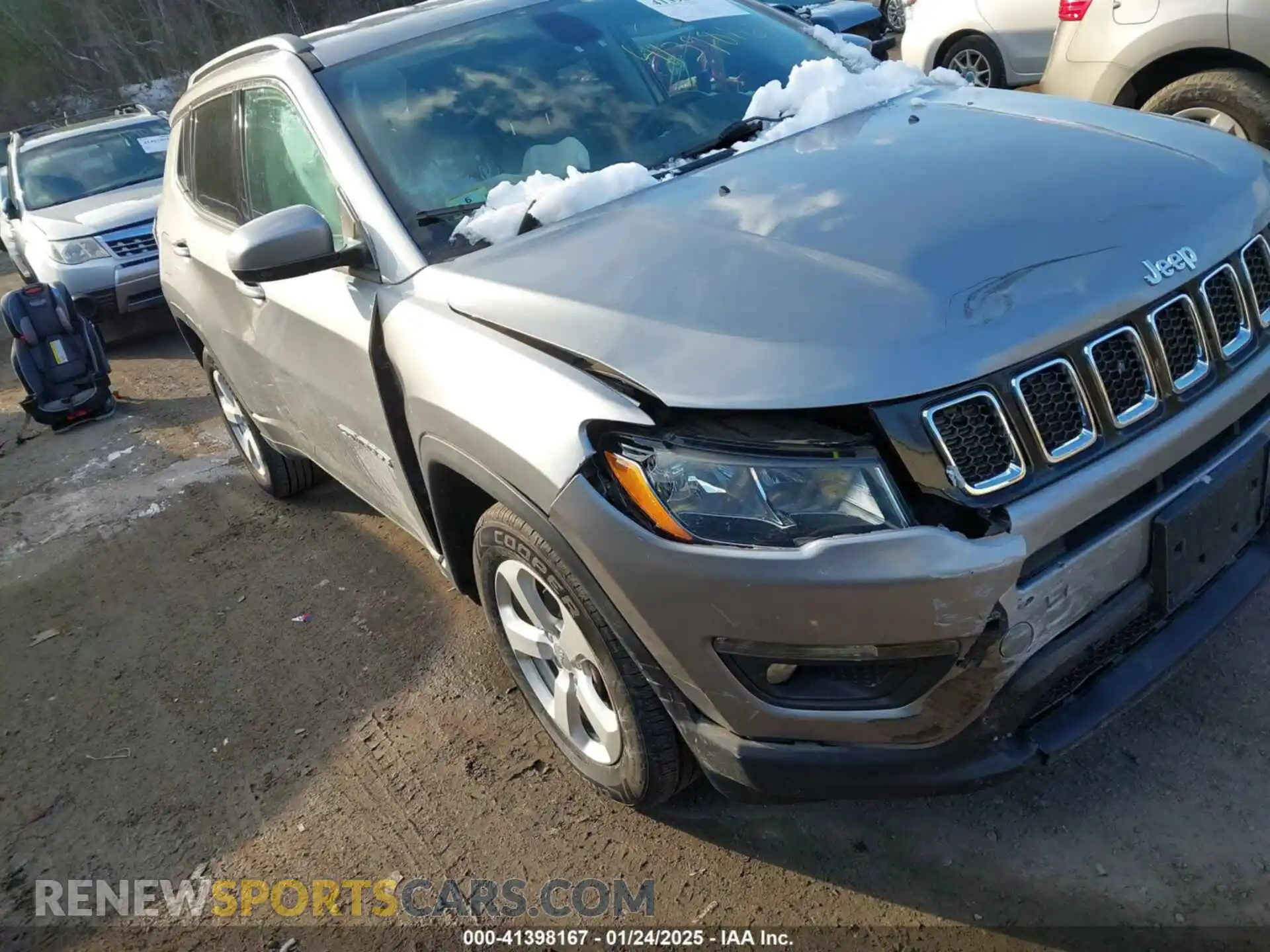 1 Photograph of a damaged car 3C4NJDBB4KT850342 JEEP COMPASS 2019