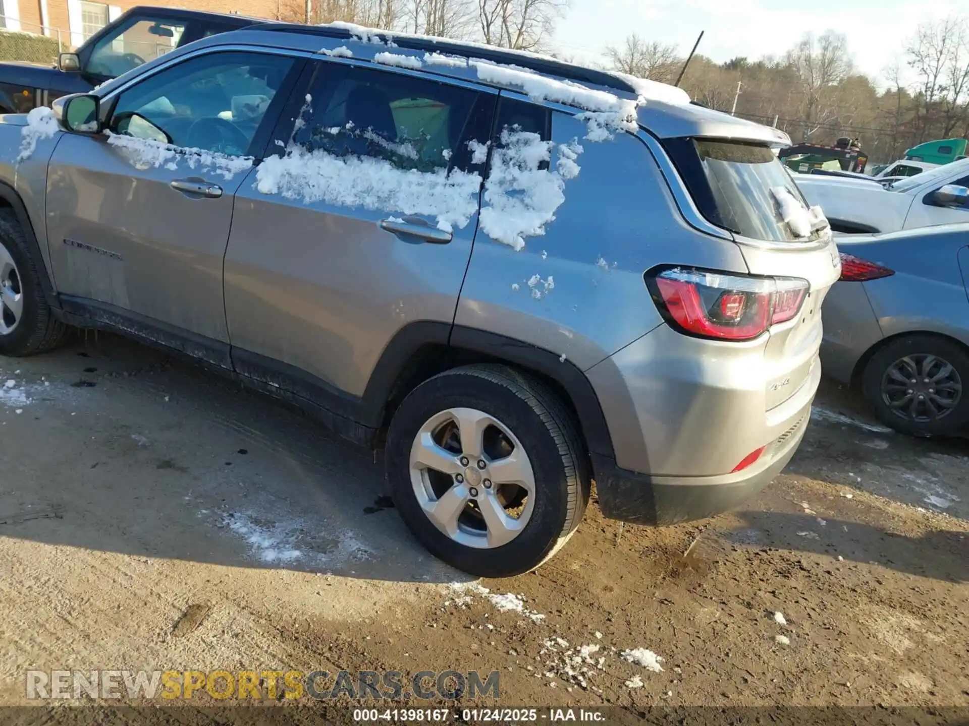 3 Photograph of a damaged car 3C4NJDBB4KT850342 JEEP COMPASS 2019