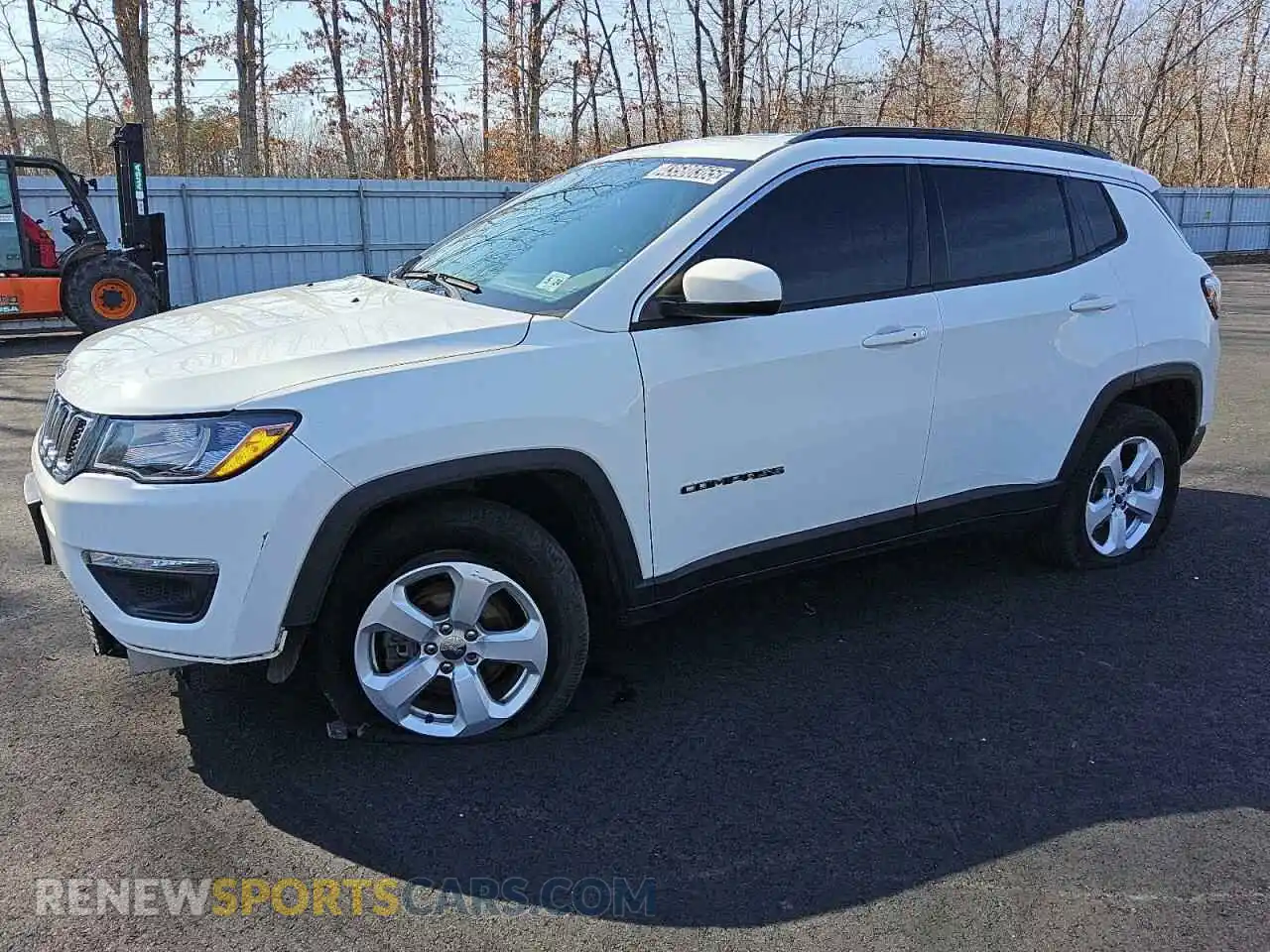 1 Photograph of a damaged car 3C4NJDBB5KT748533 JEEP COMPASS 2019