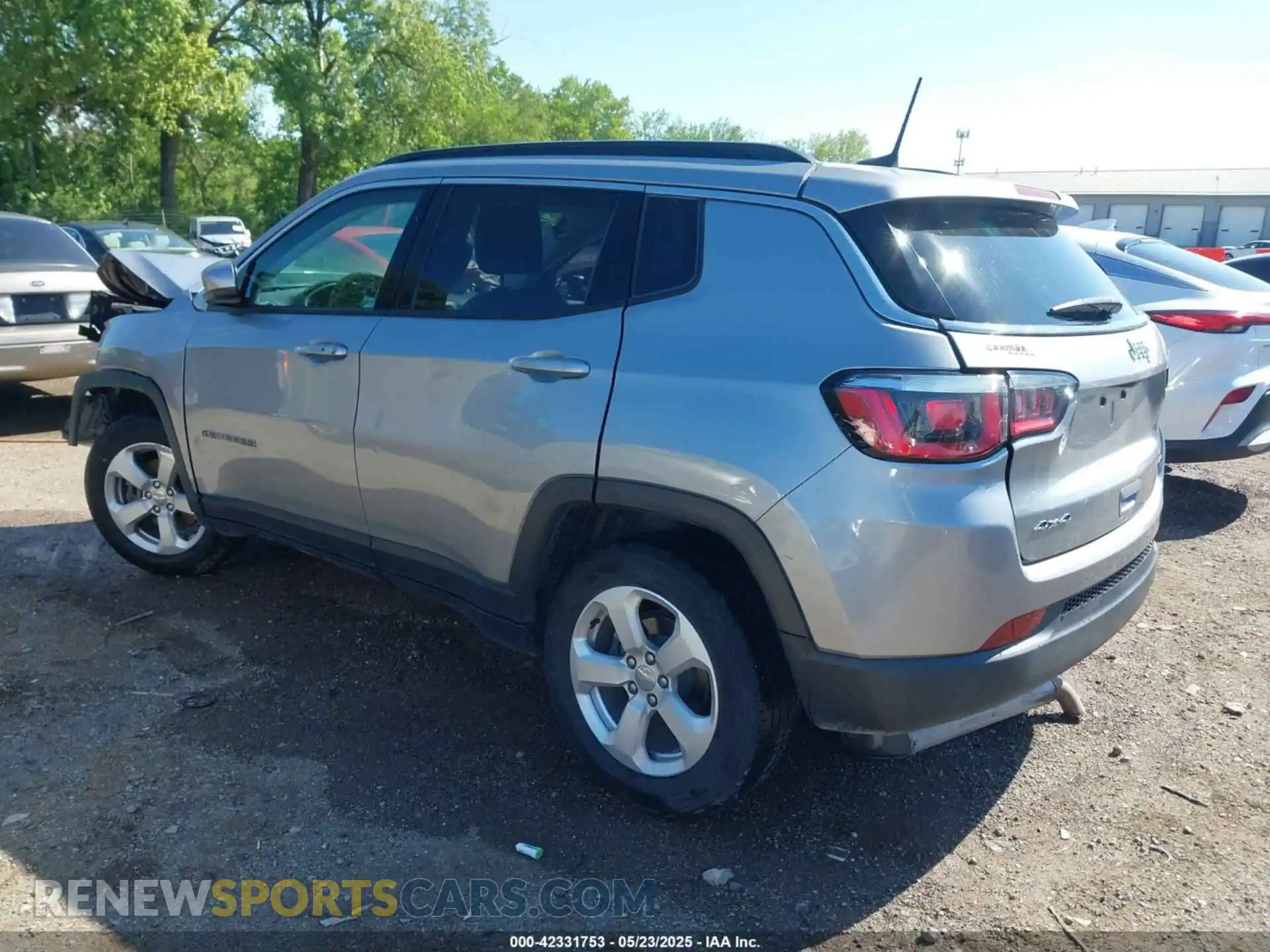 3 Photograph of a damaged car 3C4NJDBB6KT697110 JEEP COMPASS 2019