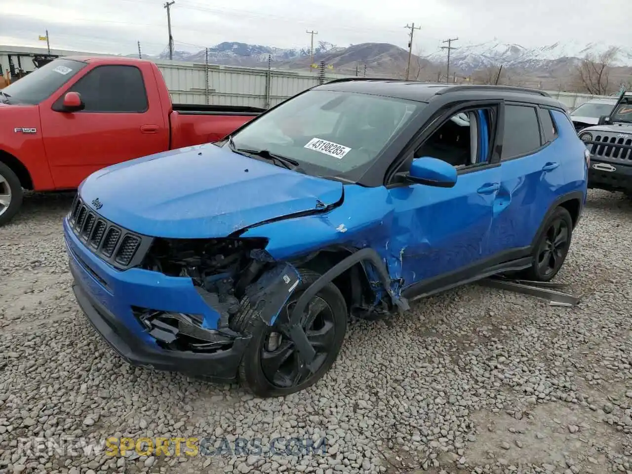 1 Photograph of a damaged car 3C4NJDBB6KT781301 JEEP COMPASS 2019