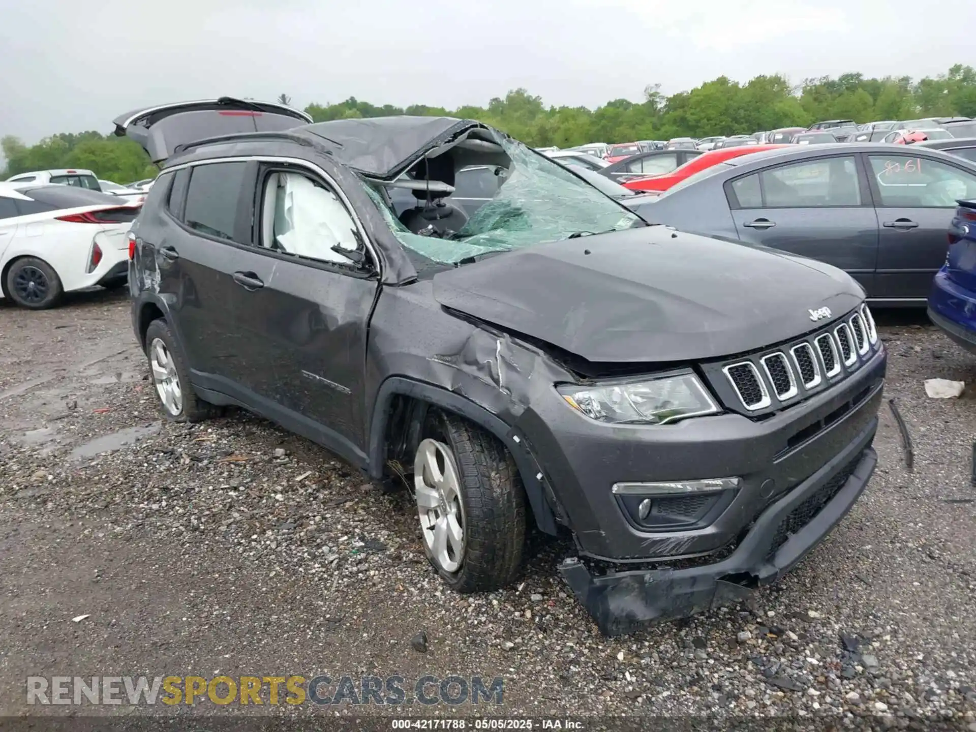 1 Photograph of a damaged car 3C4NJDBB8KT713565 JEEP COMPASS 2019