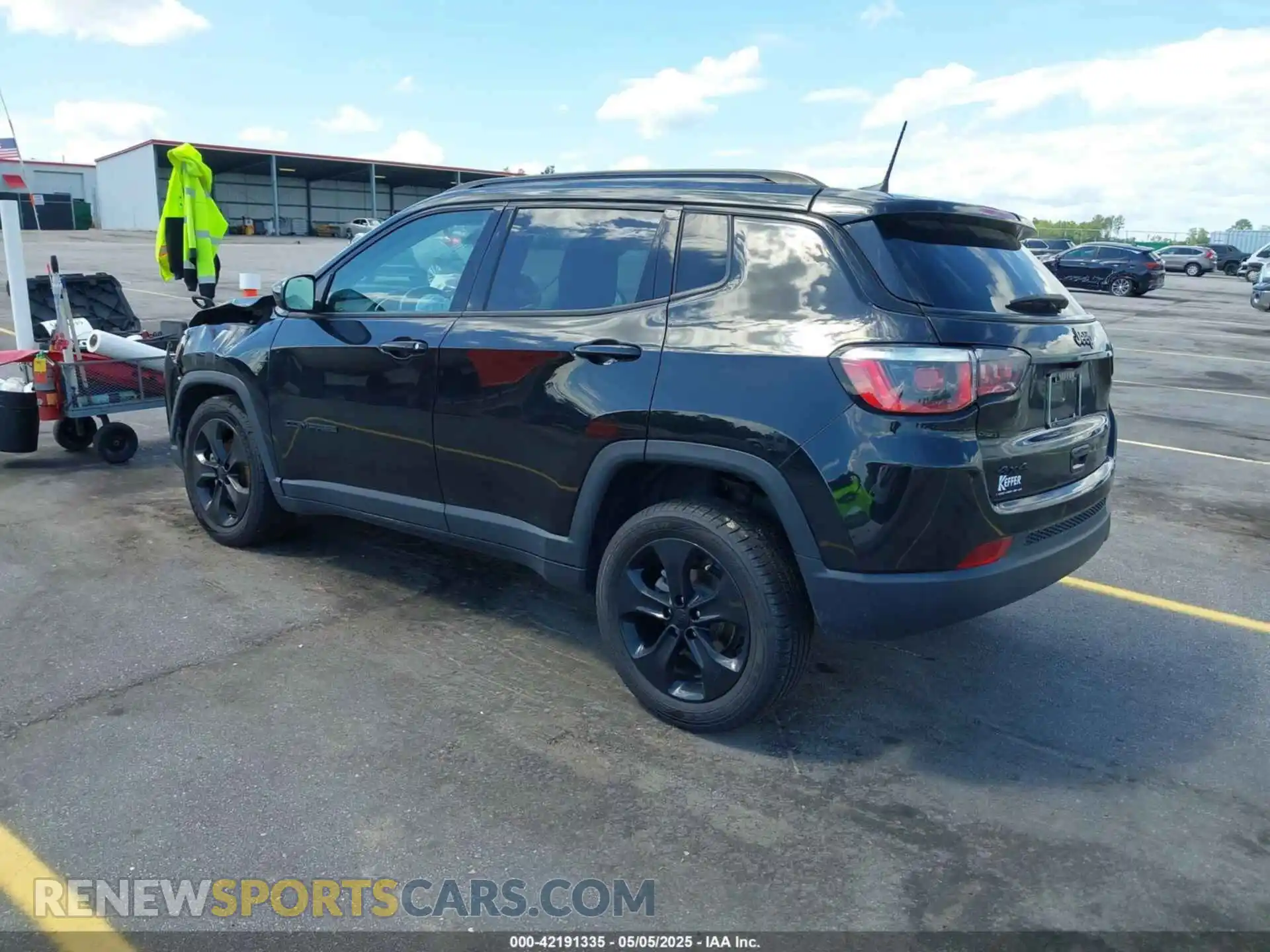 3 Photograph of a damaged car 3C4NJDBB9KT601373 JEEP COMPASS 2019