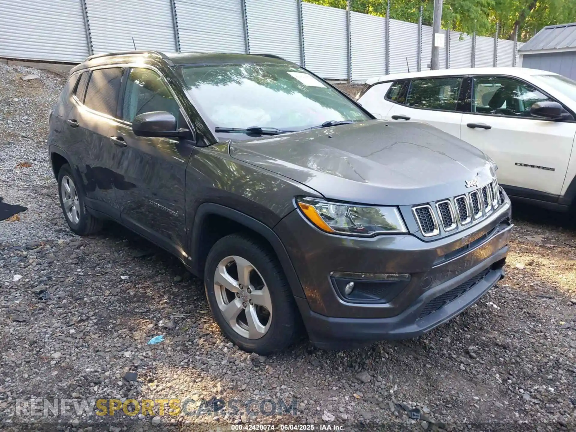 1 Photograph of a damaged car 3C4NJDBBXKT653482 JEEP COMPASS 2019