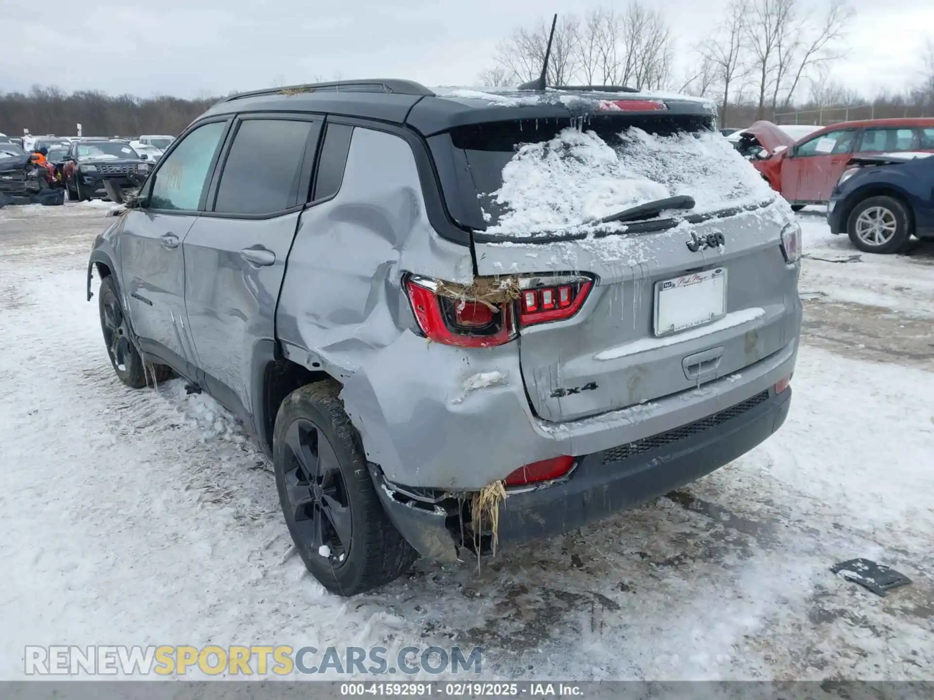 3 Photograph of a damaged car 3C4NJDBBXKT840382 JEEP COMPASS 2019