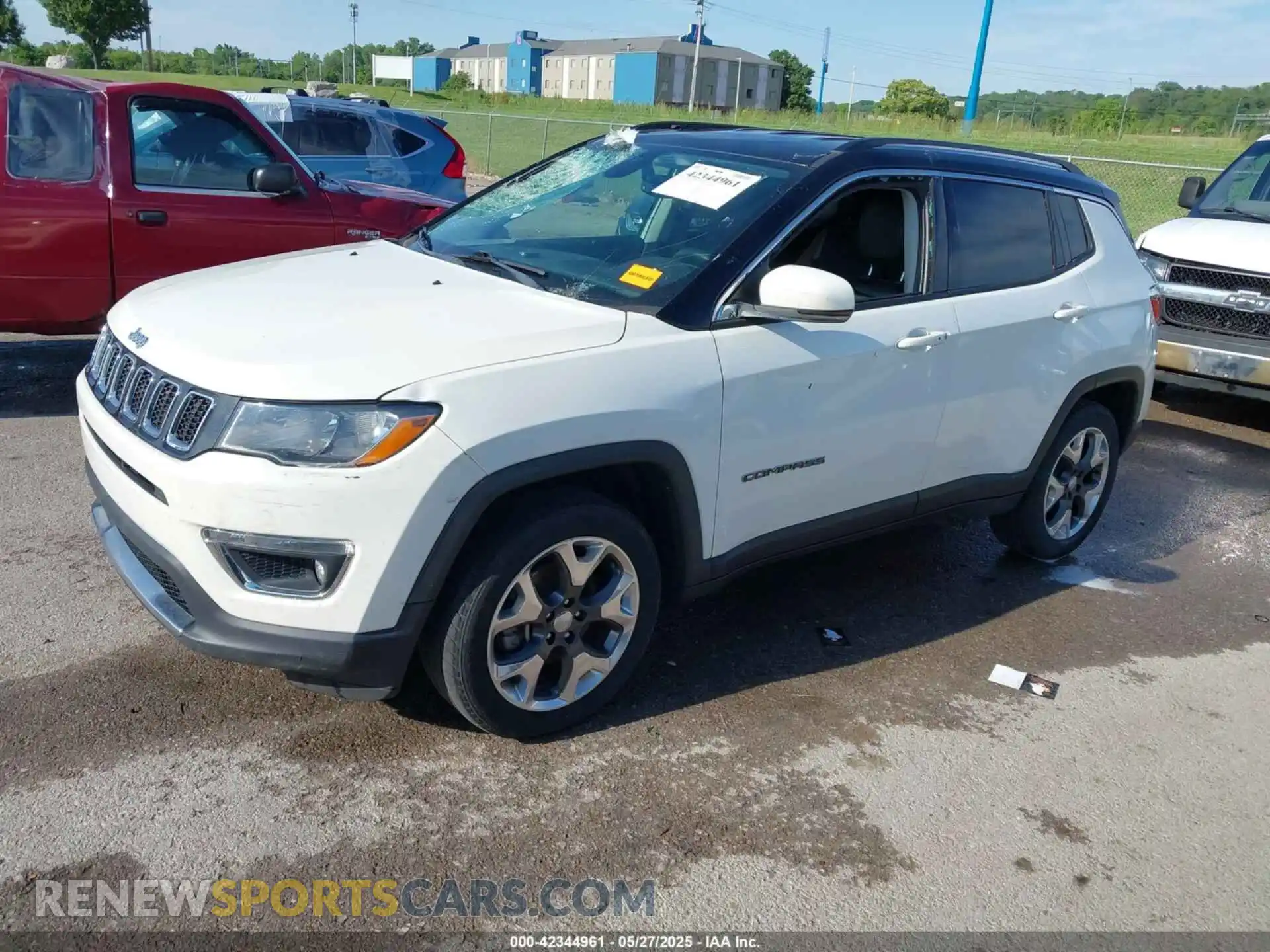 2 Photograph of a damaged car 3C4NJDCB5KT733884 JEEP COMPASS 2019
